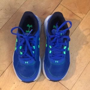 Boys size 13 Under Armour tennis shoes.